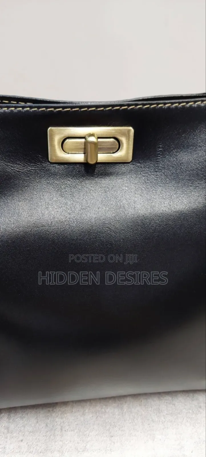 Black Clasp Bag With Thread Detail- Black