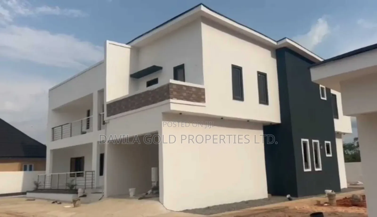 5bdrm Duplex in Benin City for sale