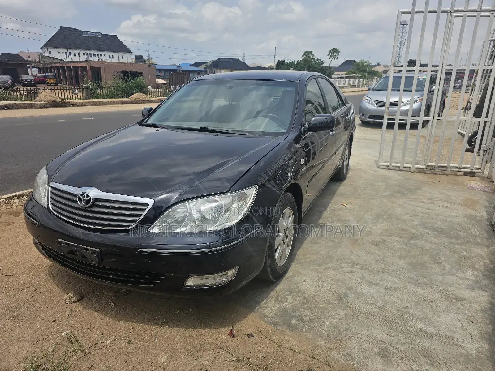 Toyota Camry XLE 4dr Sedan (2.4L 4cyl 4A) 2004 Black