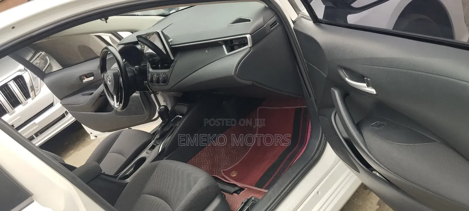 Toyota Corolla LE 2024 White