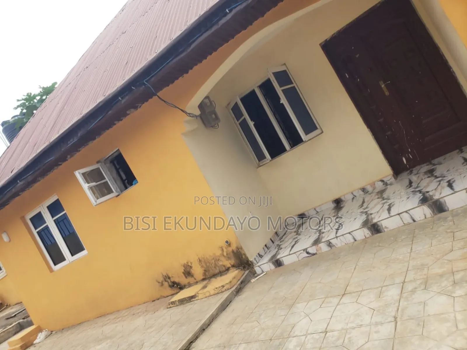 3bdrm Block of Flats in Akowo, Ibadan for sale