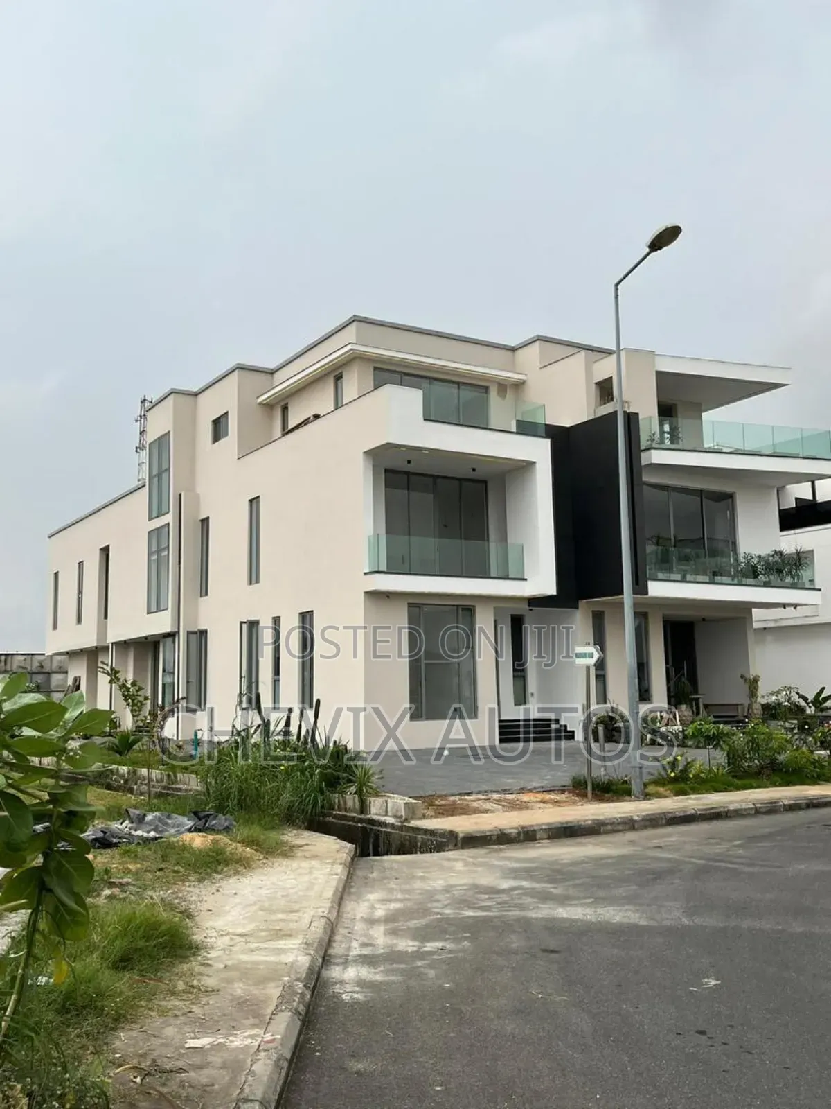 4bdrm Duplex in Cowrie Creek Estate, Ikate for sale