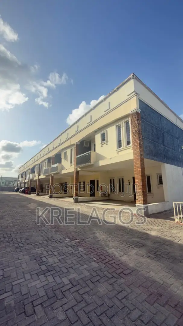 4bdrm Townhouse / Terrace in Sangotedo for rent