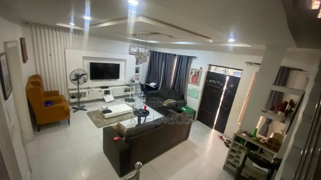 4bdrm Townhouse / Terrace in Sangotedo for rent
