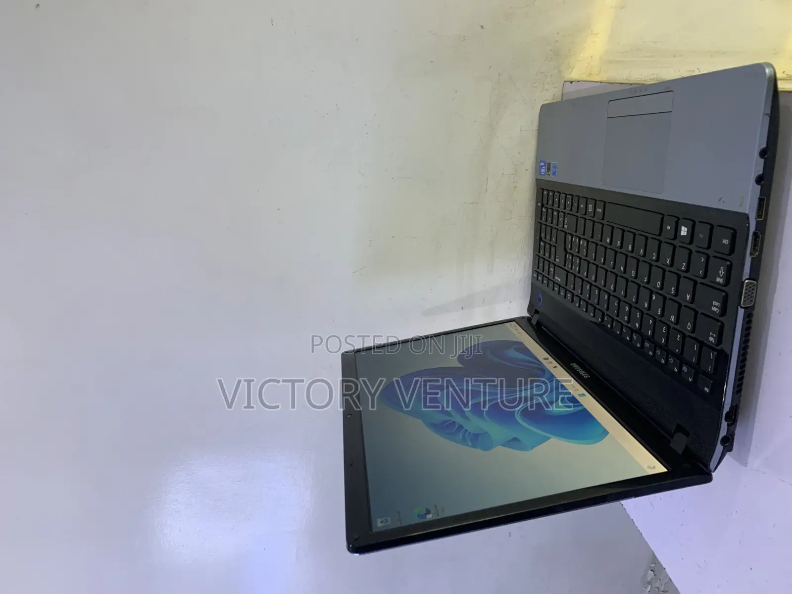 Laptop Samsung 4GB Intel Celeron HDD 250GB