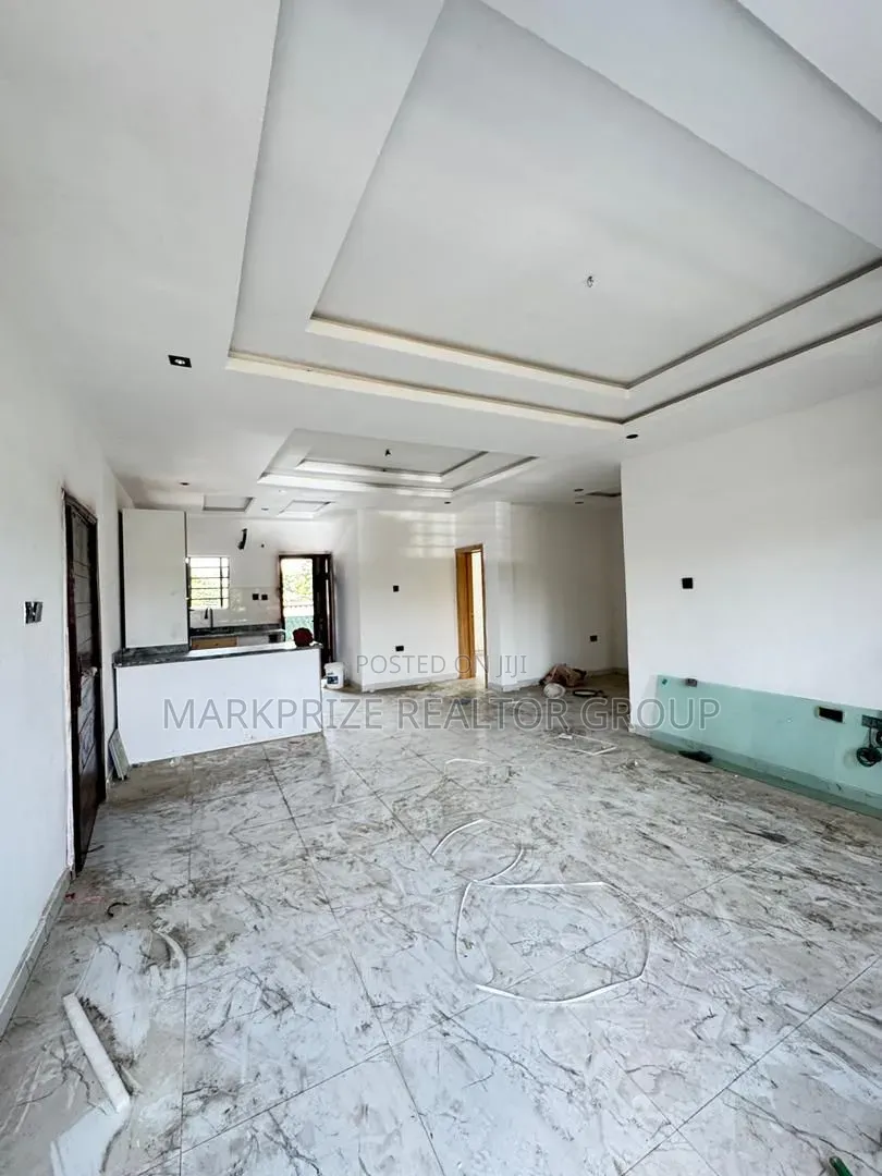 3bdrm Apartment in Yaba Lagos for sale