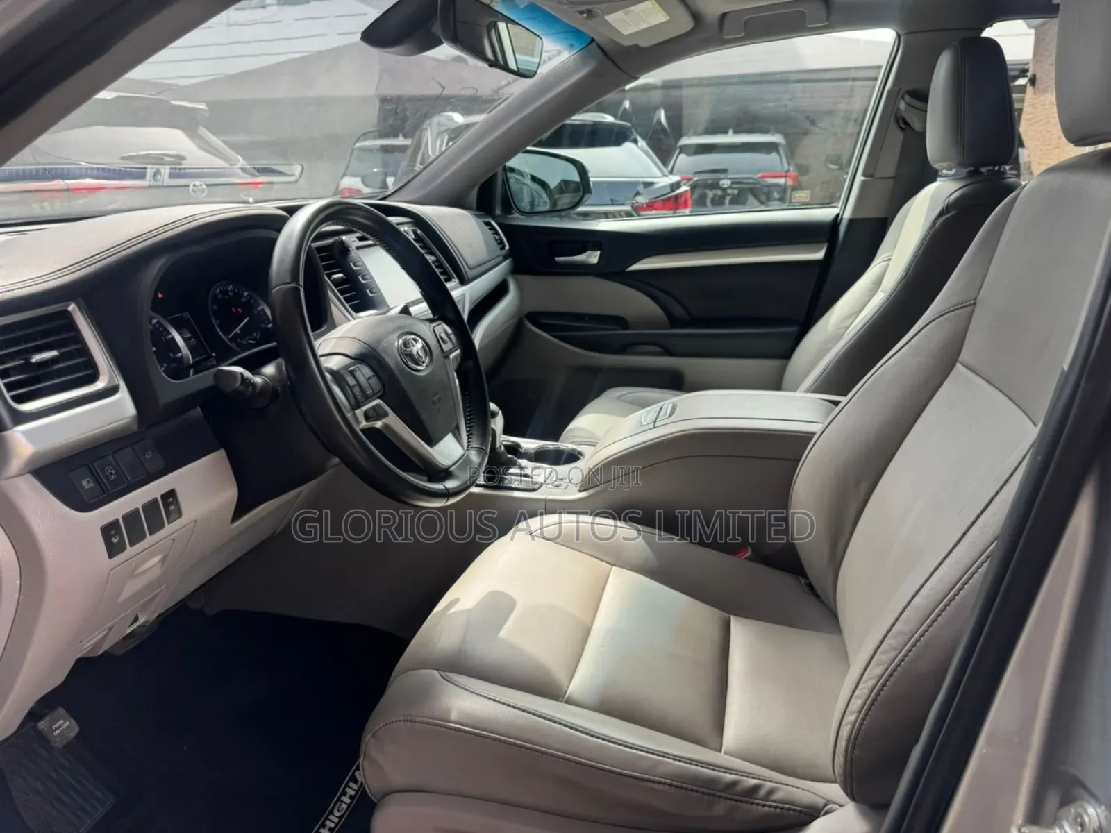 Toyota Highlander XLE 2019 Silver