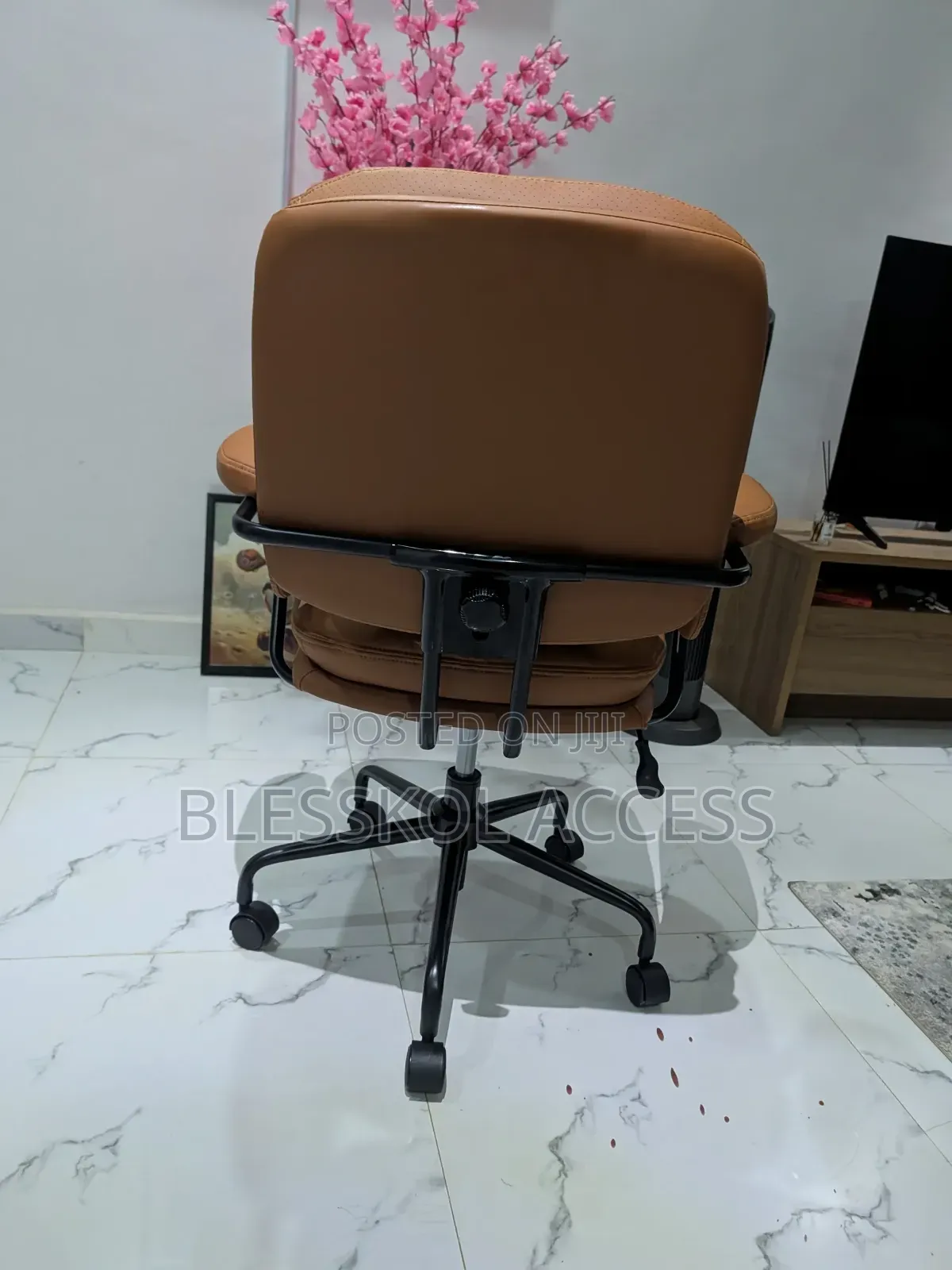 Oraimo Softnest Double-layer Cushioning Office Chair