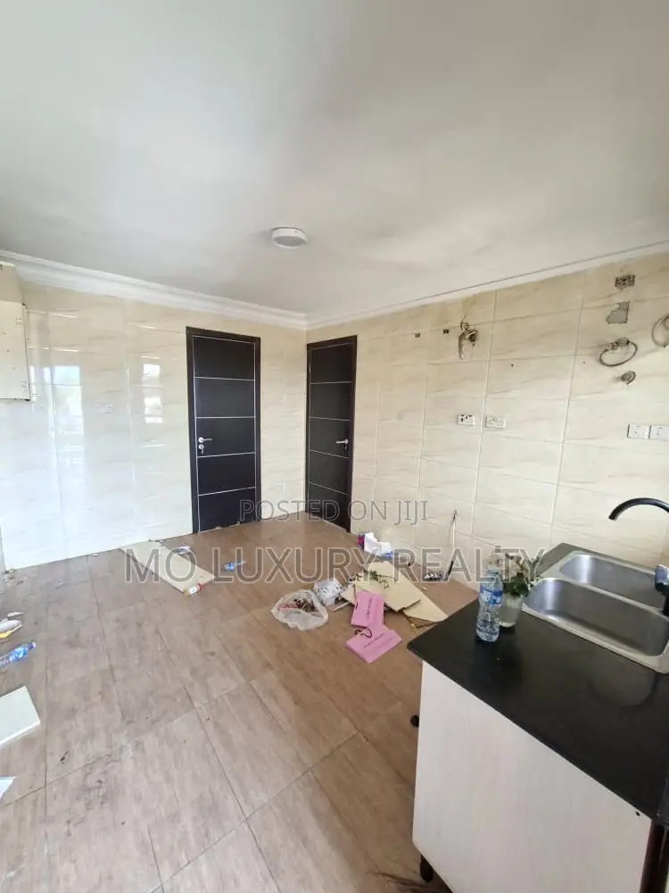 2bdrm Apartment in Lekki Phase 1 for rent