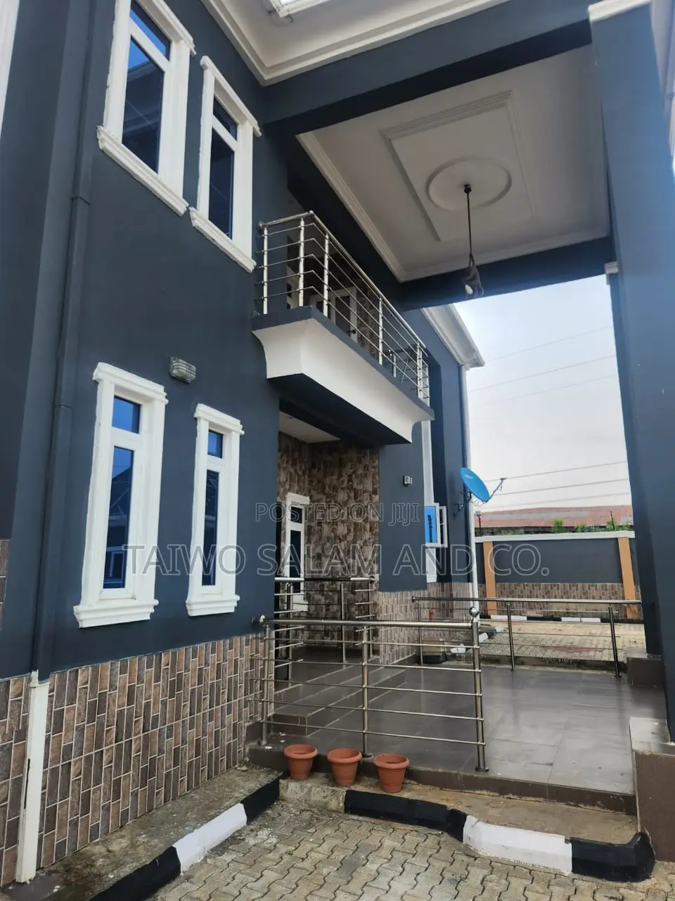 4bdrm Duplex in Oluyole Estate for sale