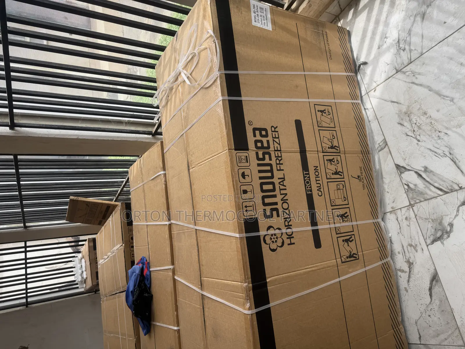 Snowsea Deep Double Door Fridge 700l
