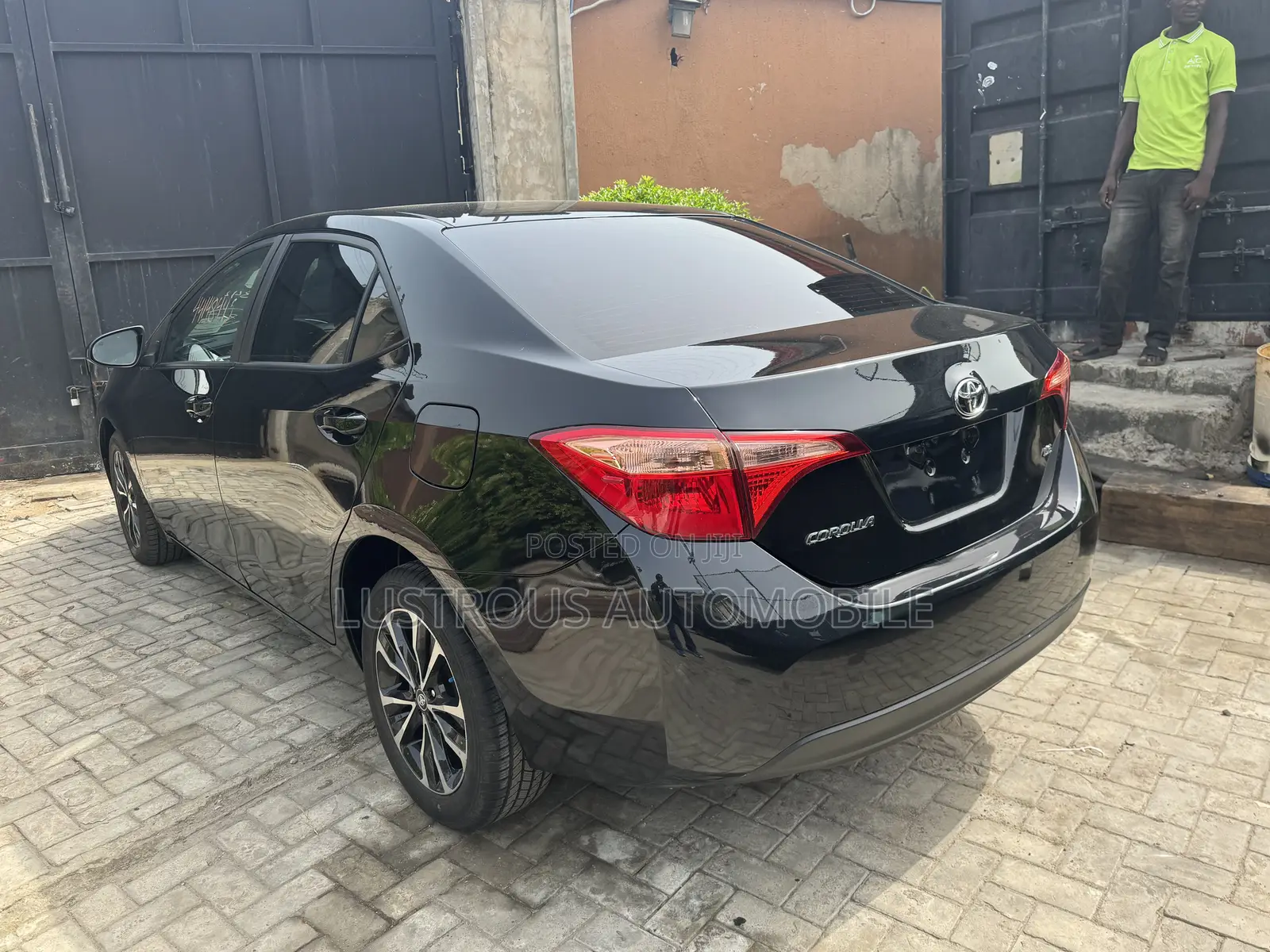 Toyota Corolla LE Premium 4dr Sedan (1.8L 4cyl CVT) 2014 Black