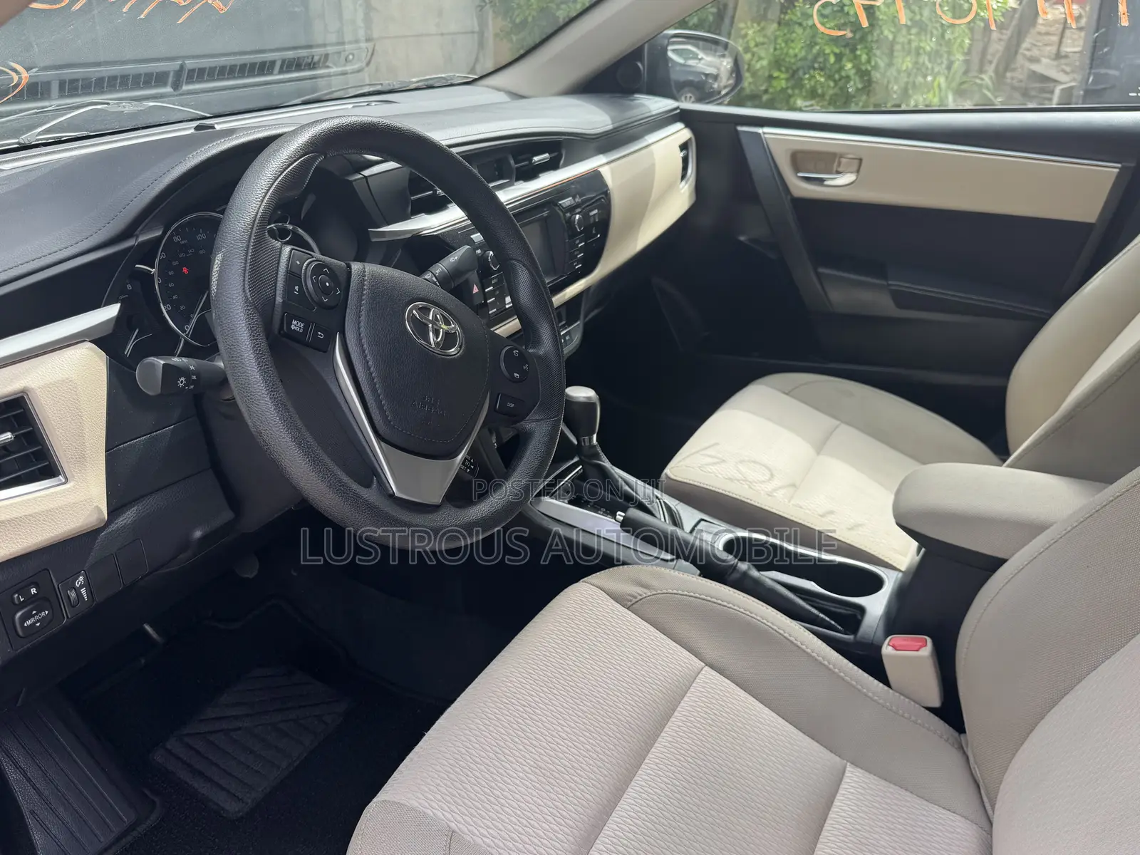 Toyota Corolla LE Premium 4dr Sedan (1.8L 4cyl CVT) 2014 Black