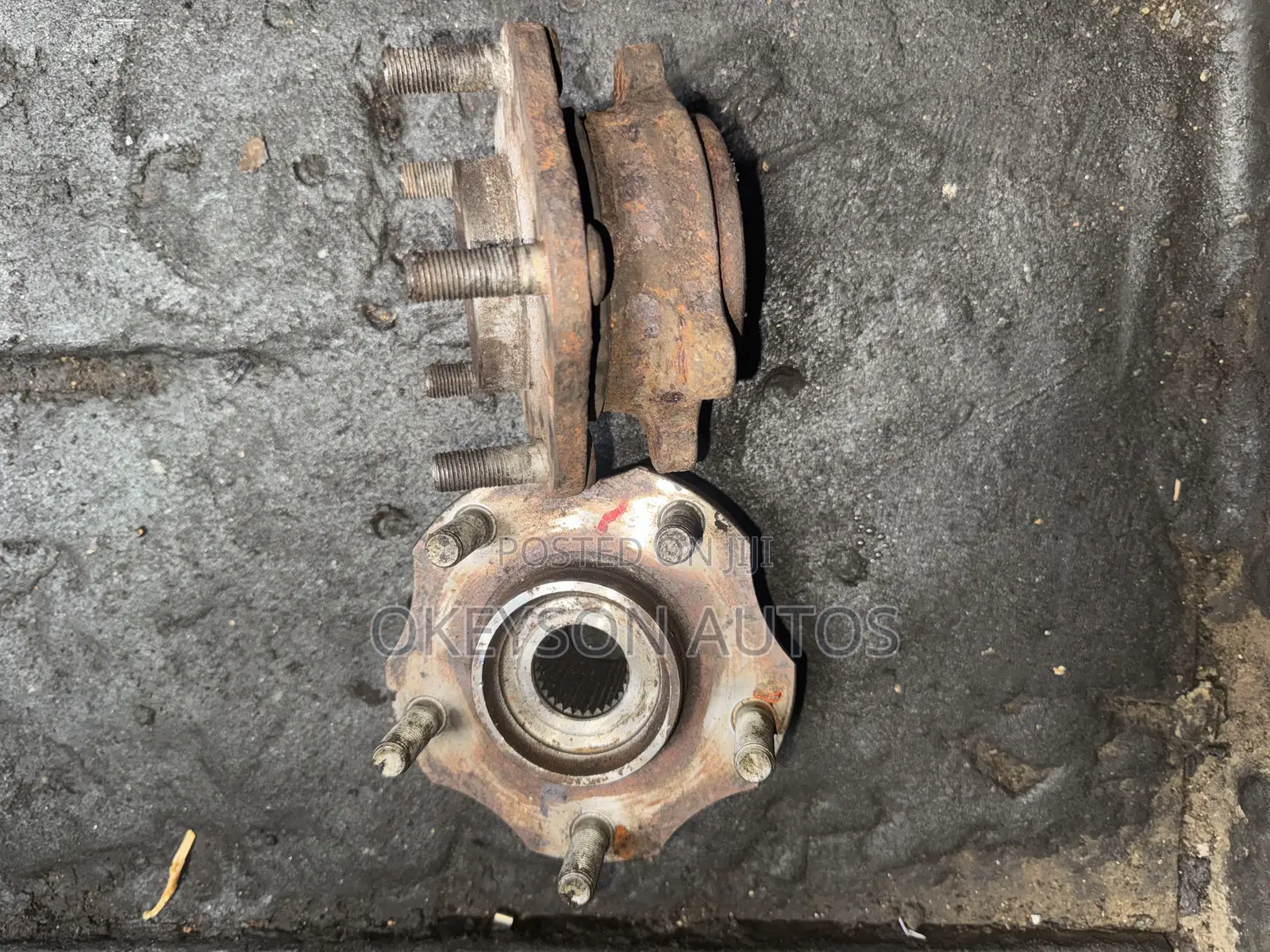 Hub for Nissan Rogue 2010-2015 Model