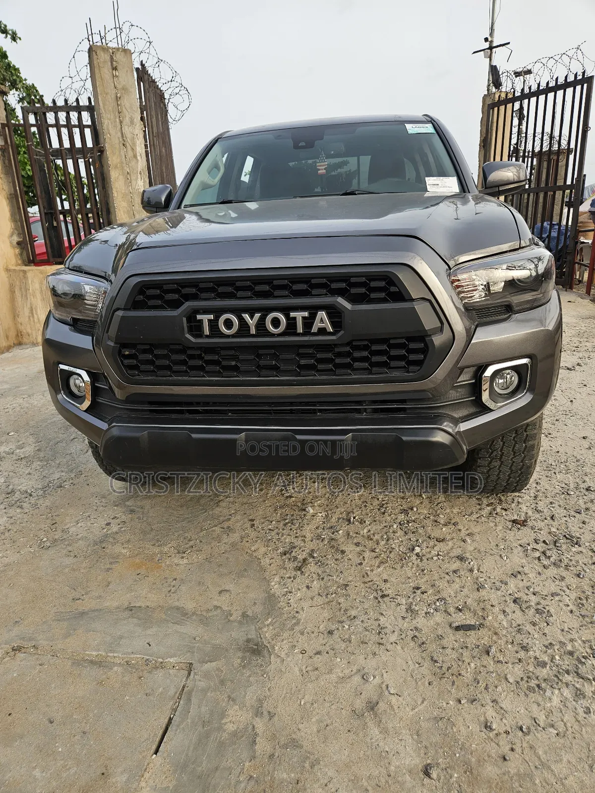Toyota Tacoma 2018 Gray