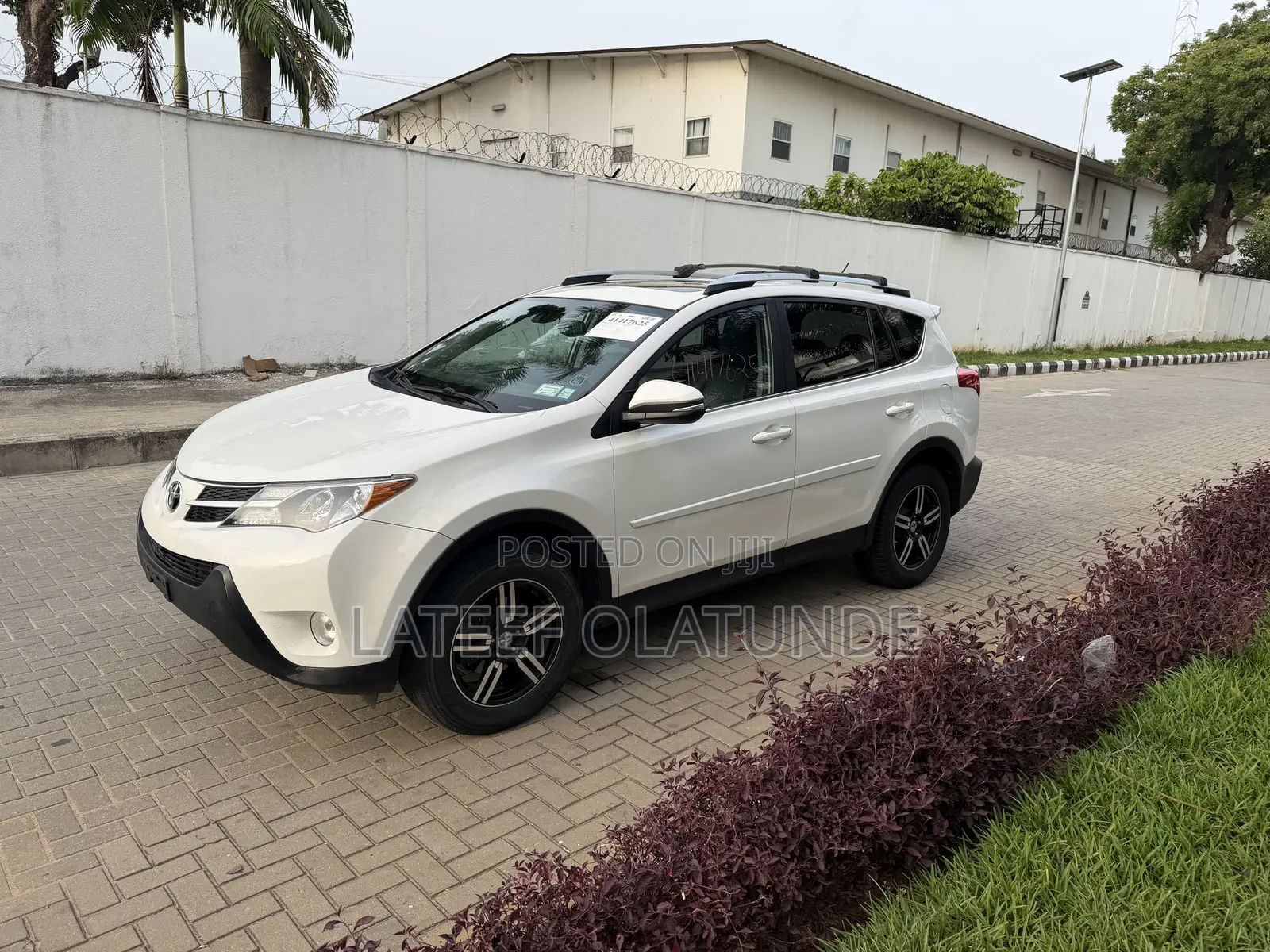 Toyota RAV4 Limited 4dr SUV AWD (2.5L 4cyl 6A) 2015 White