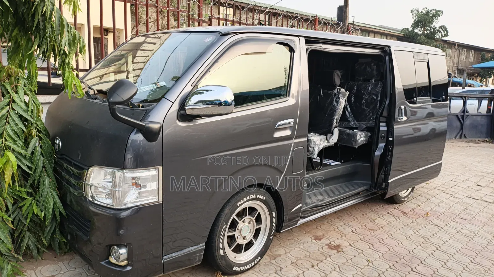 Toyota HiAce 2013 Silver