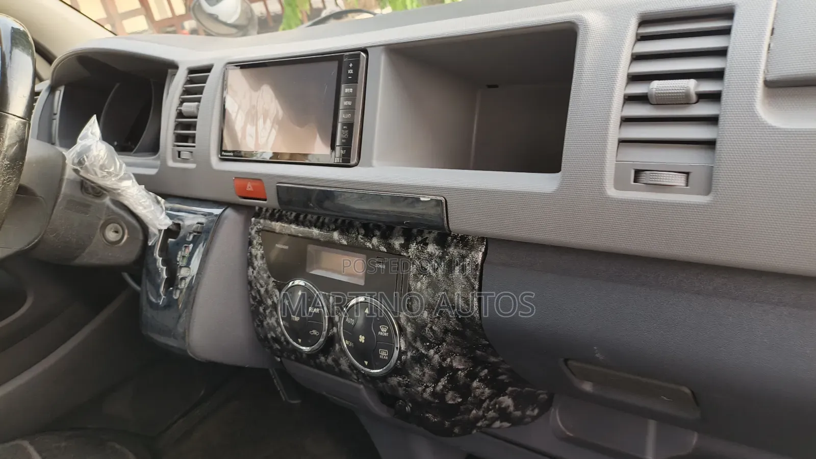 Toyota HiAce 2013 Silver