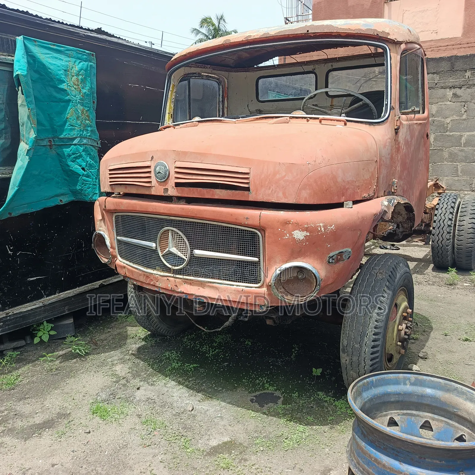 Mercedes Benz 911 Cap and Chassis With Auxiliary Tokunbo With Custom