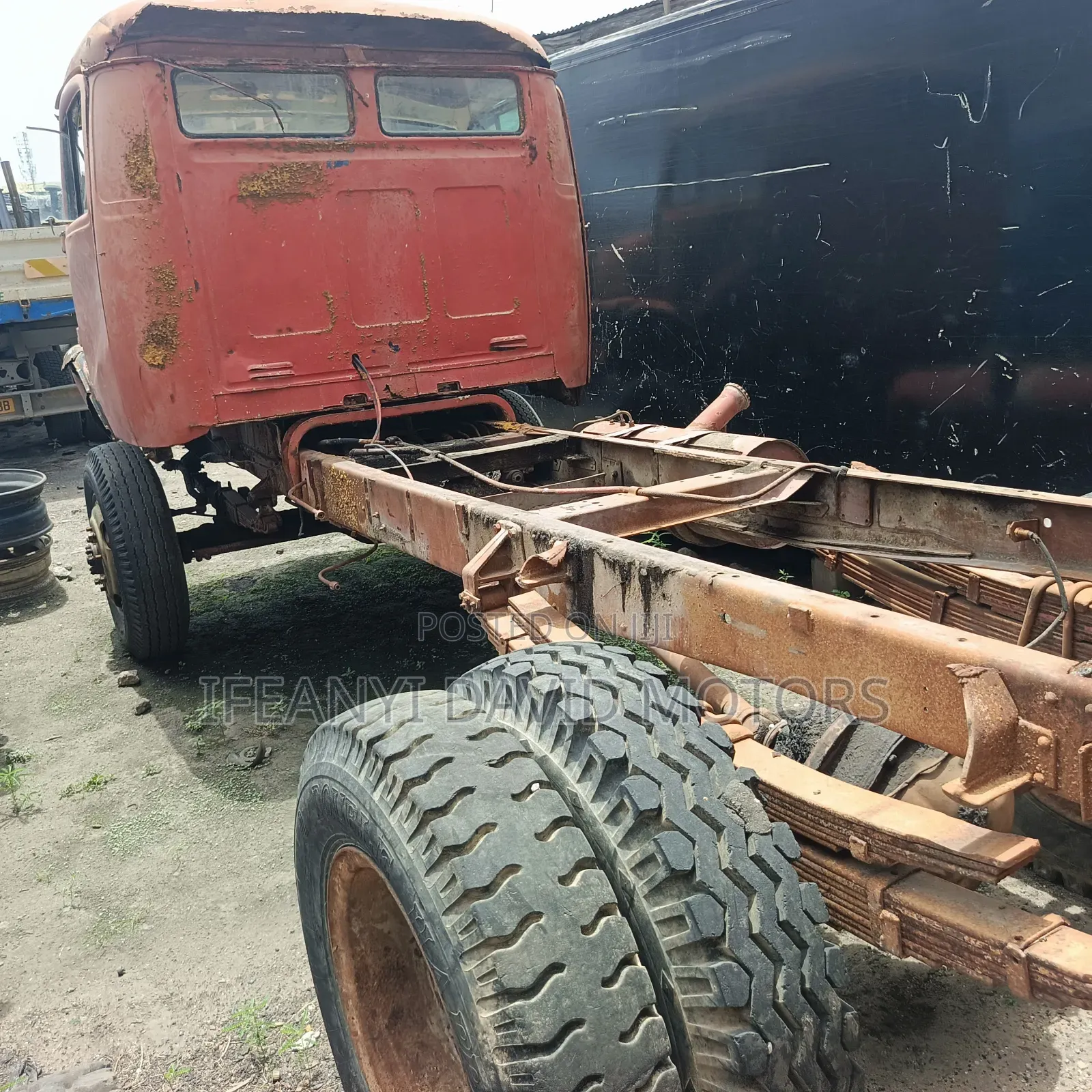 Mercedes Benz 911 Cap and Chassis With Auxiliary Tokunbo With Custom