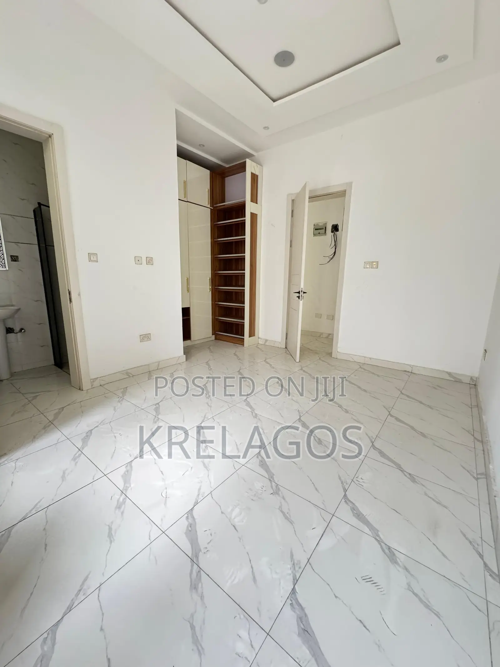 5bdrm Duplex in Osapa london for sale