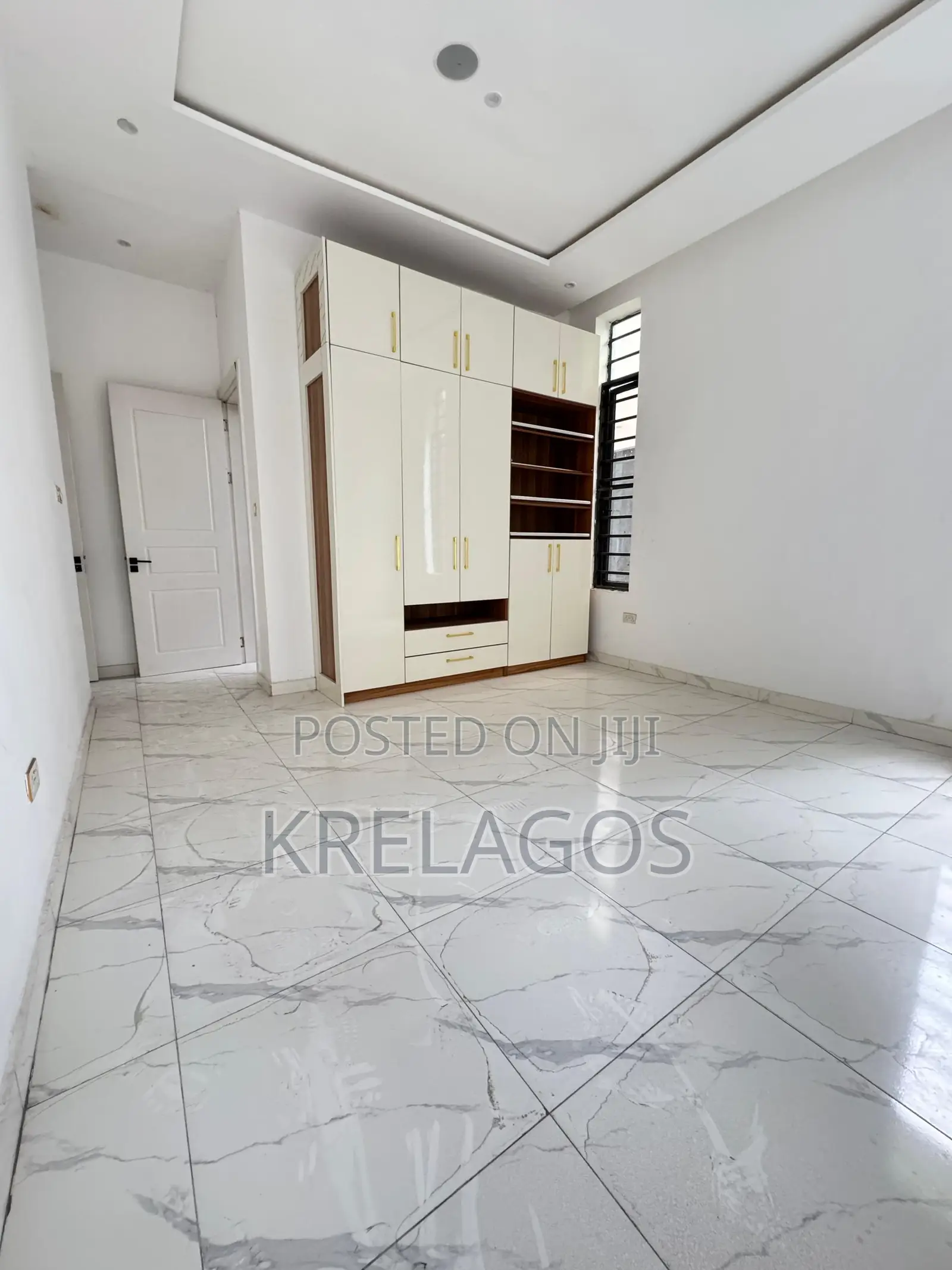 5bdrm Duplex in Osapa london for sale
