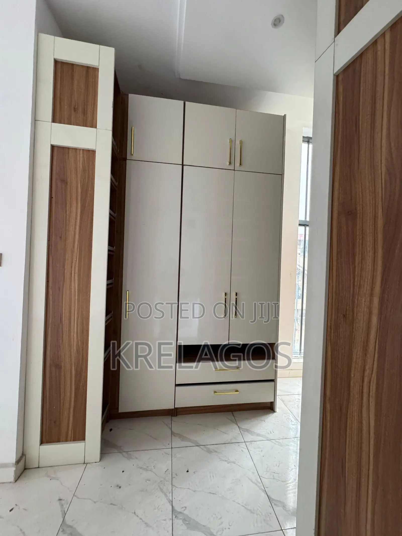 5bdrm Duplex in Osapa london for sale