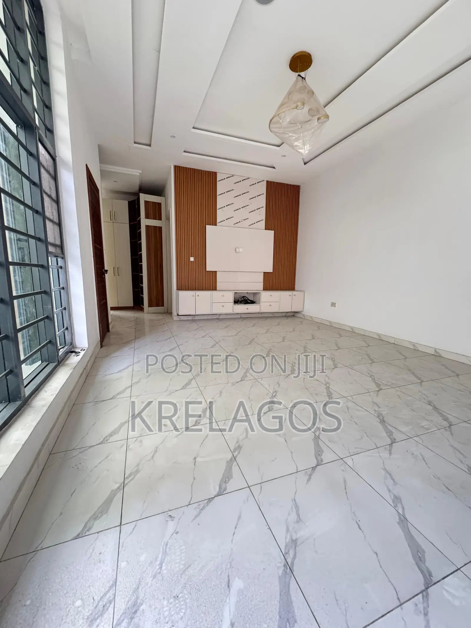 5bdrm Duplex in Osapa london for sale