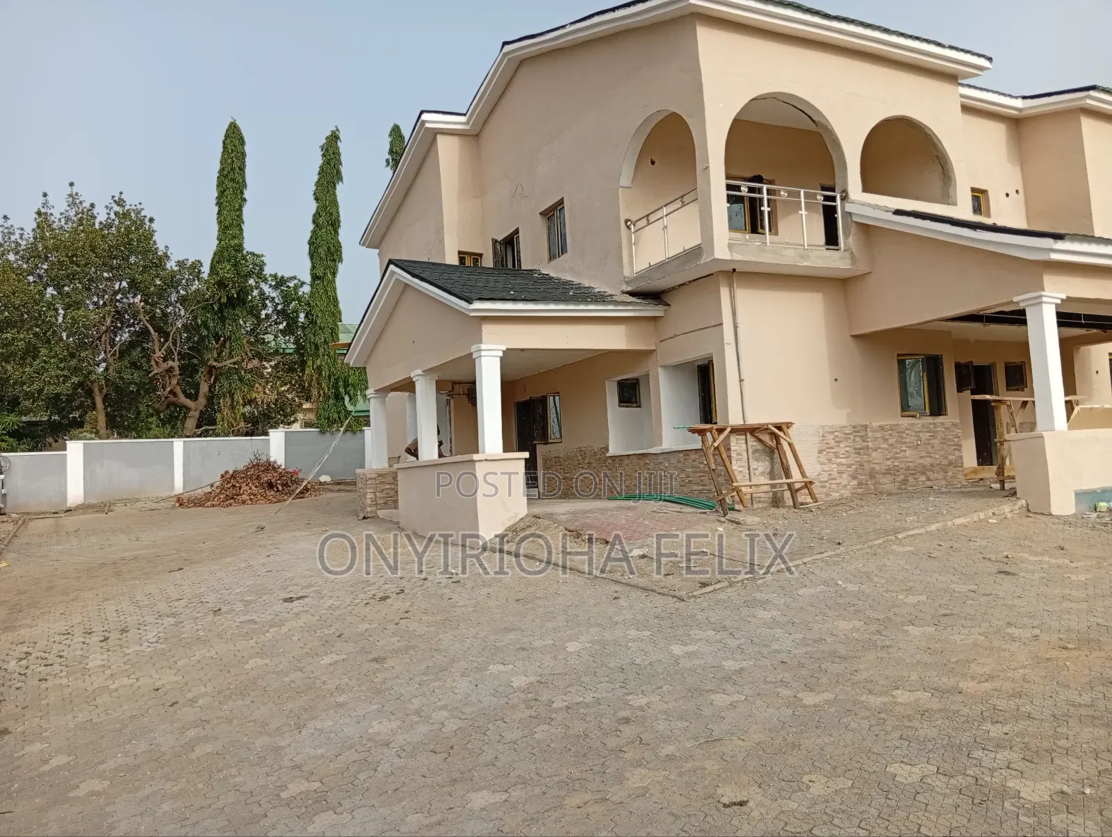 5bdrm Duplex in Gwarinpa Main, Life Camp for rent