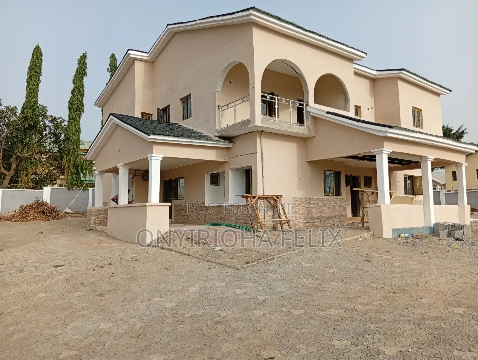 5bdrm Duplex in Gwarinpa Main, Life Camp for rent
