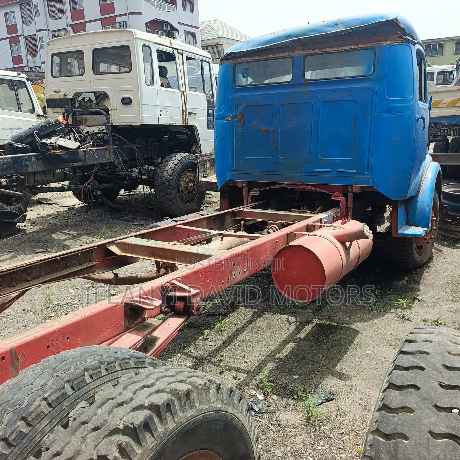 Mercedes Benz 911 Cap and Chassis Tokunbo With Custom