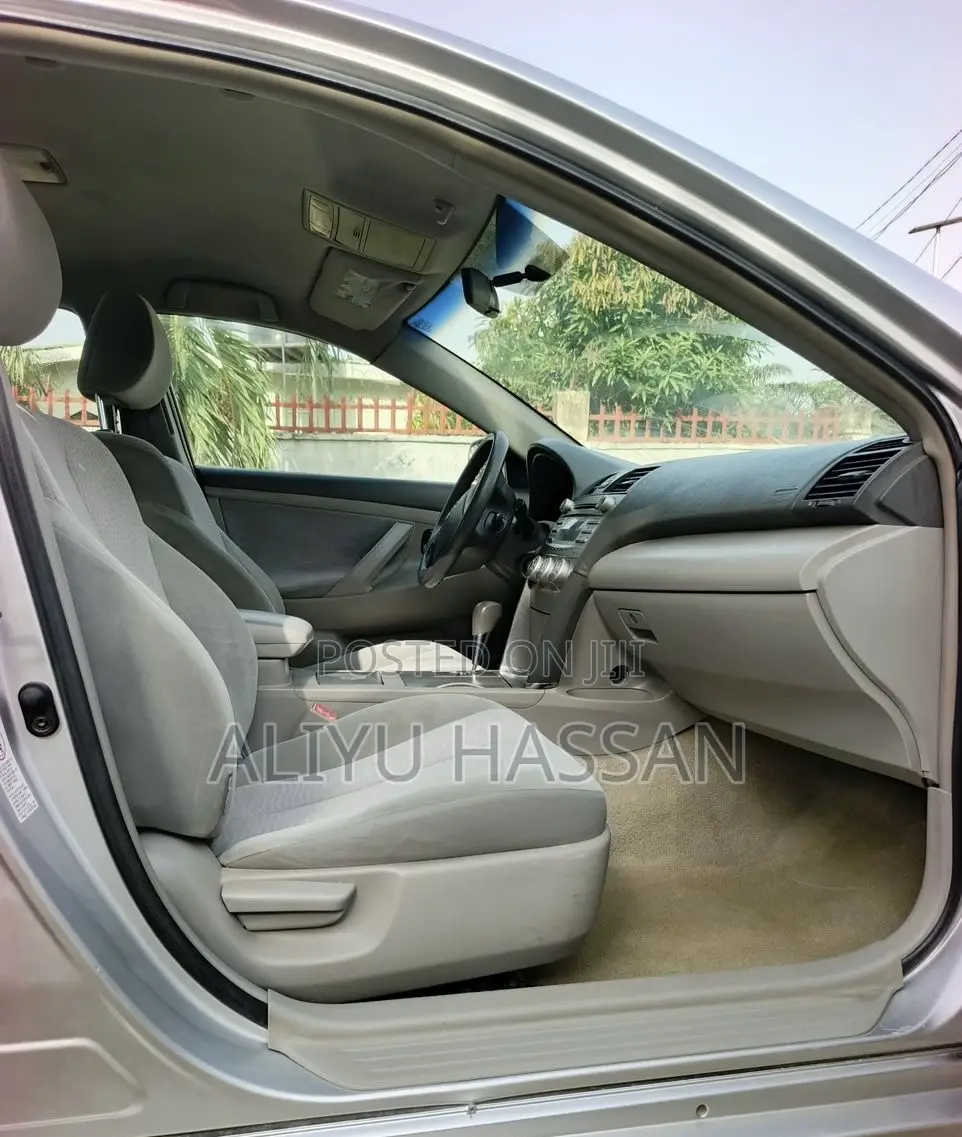 Toyota Camry 2010 Silver