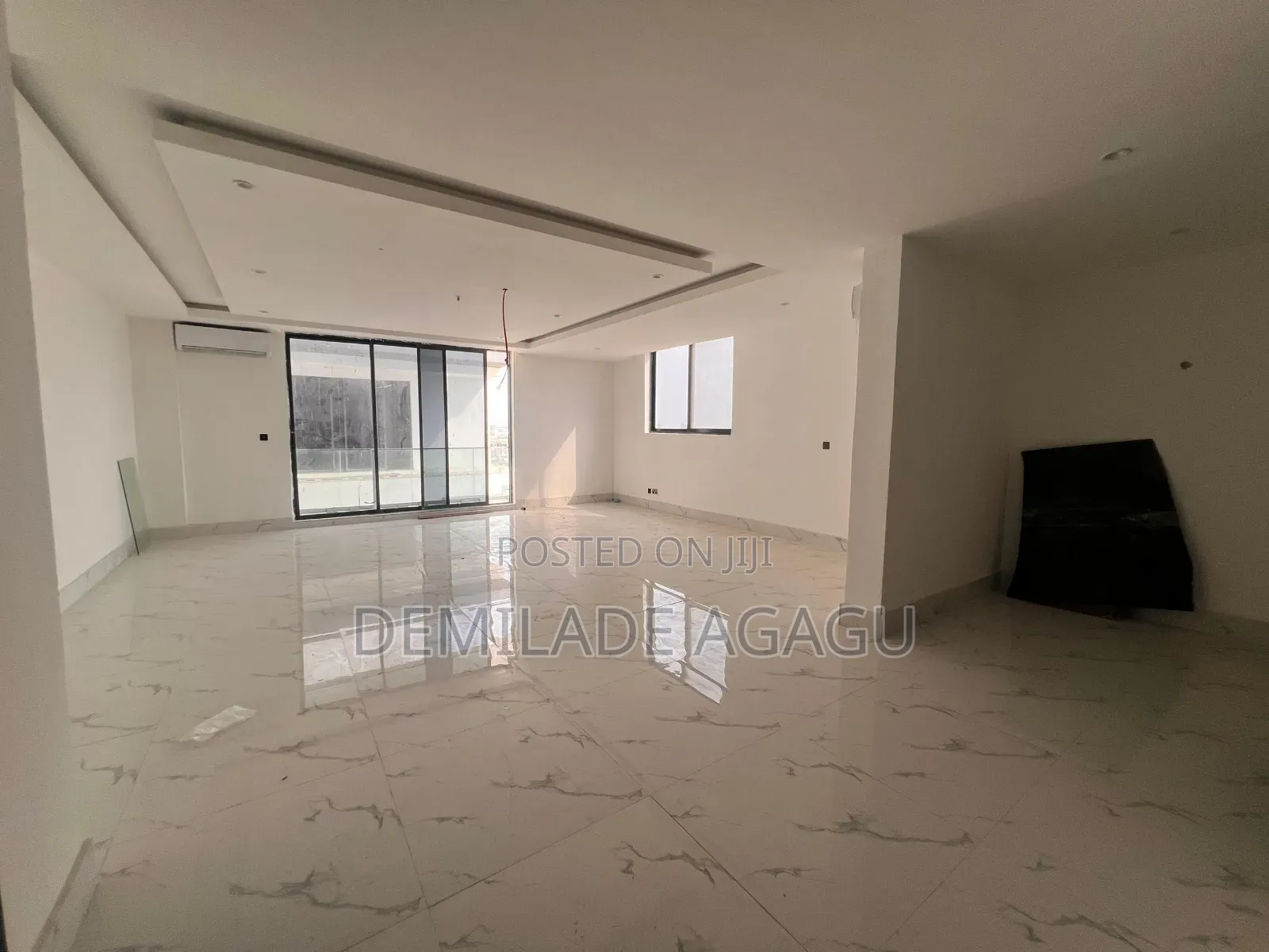 4bdrm Maisonette in Banana Island Road for rent
