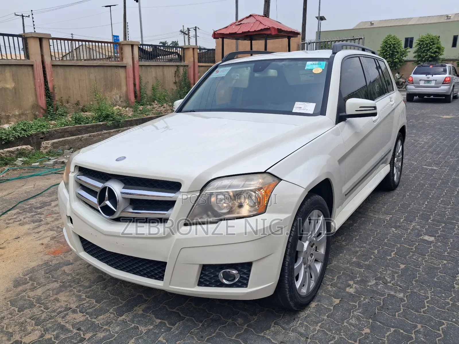 Mercedes-Benz GLK-Class 350 2010 White