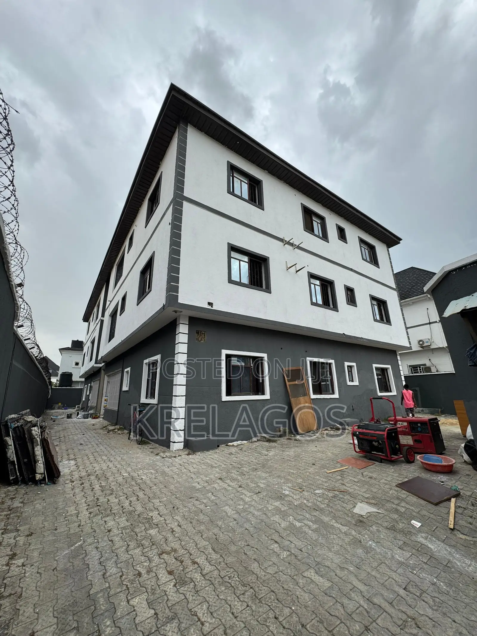 1bdrm Apartment in Osapa london for rent