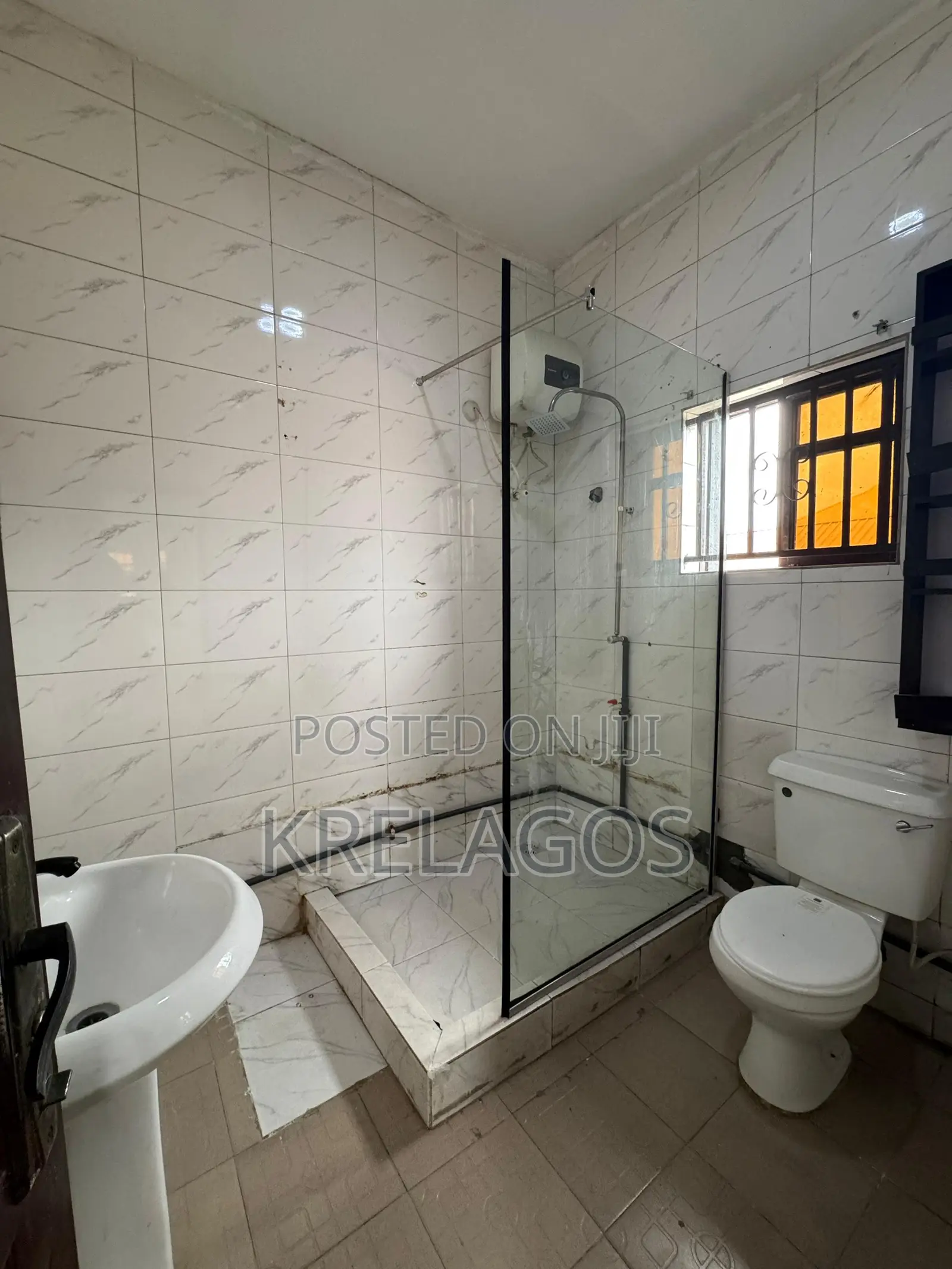 1bdrm Apartment in Osapa london for rent