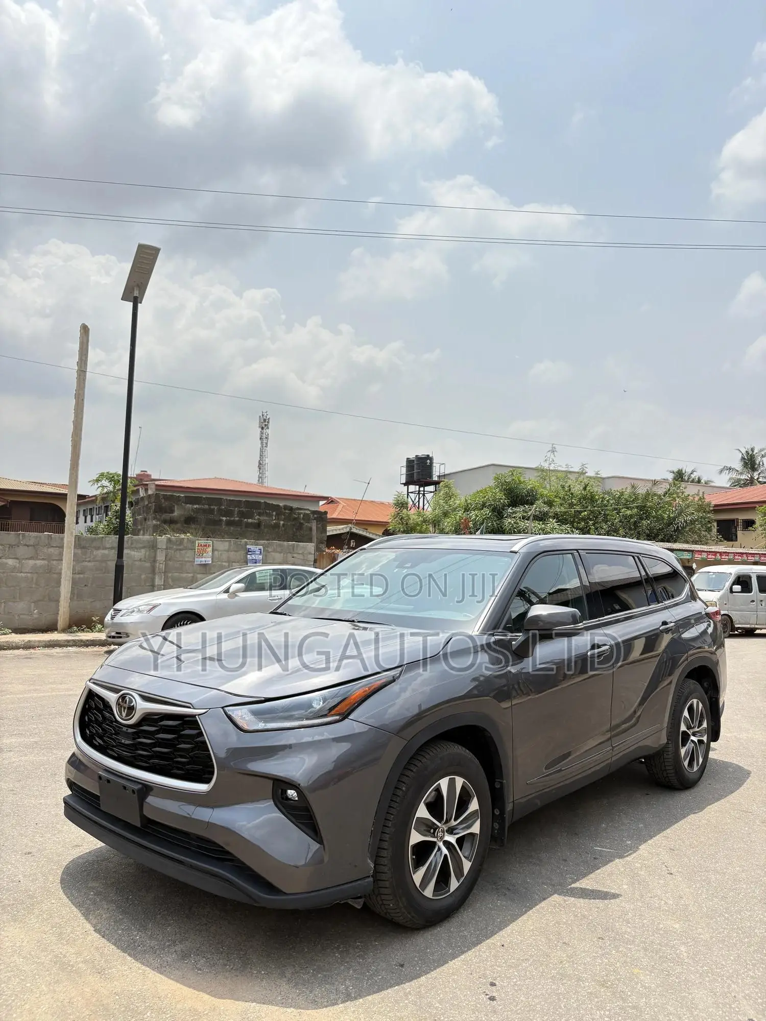 Toyota Highlander XLE AWD 2023 Gray