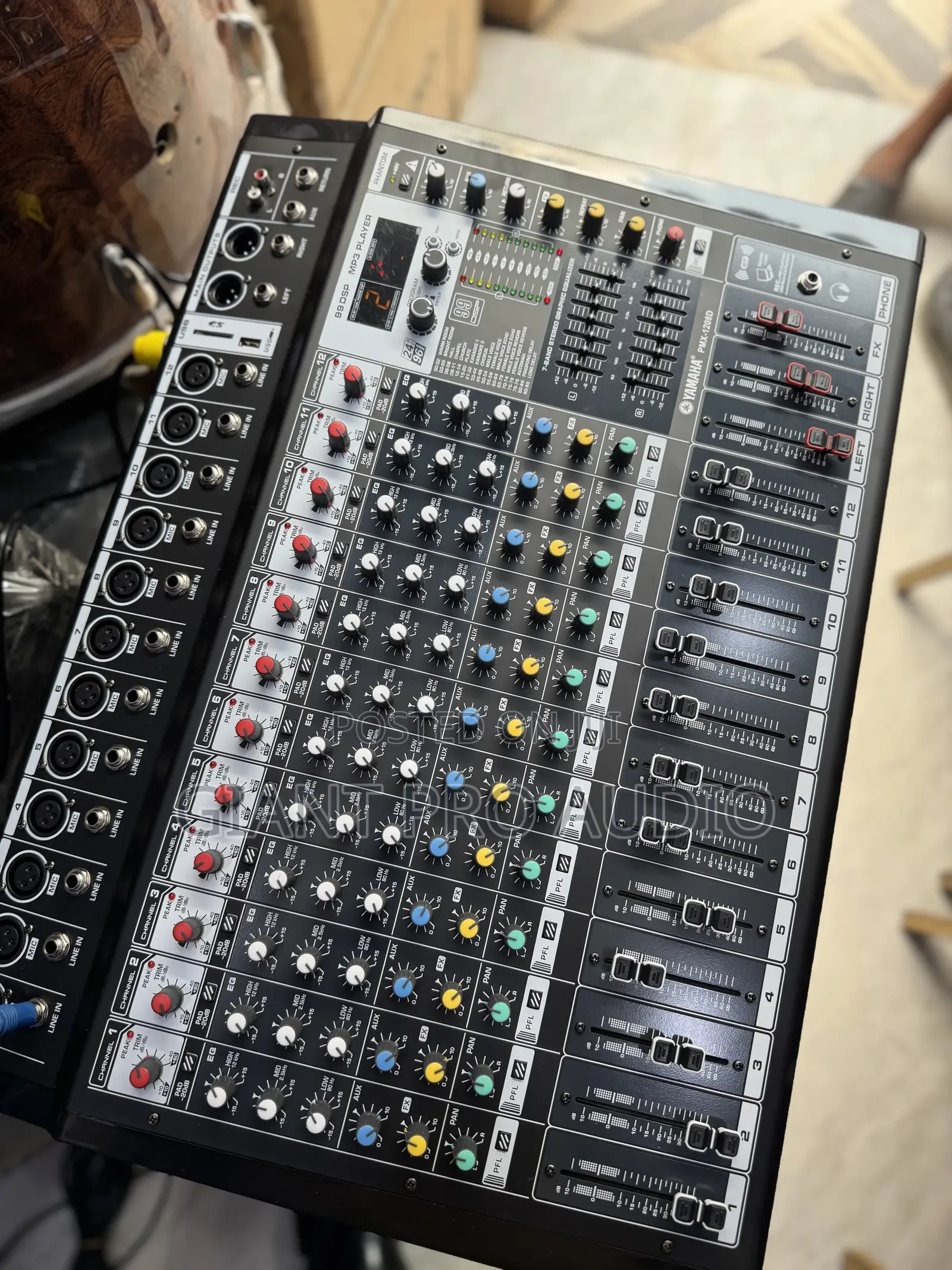 PMX -16 16 Channel Yamaha Powered Mixer