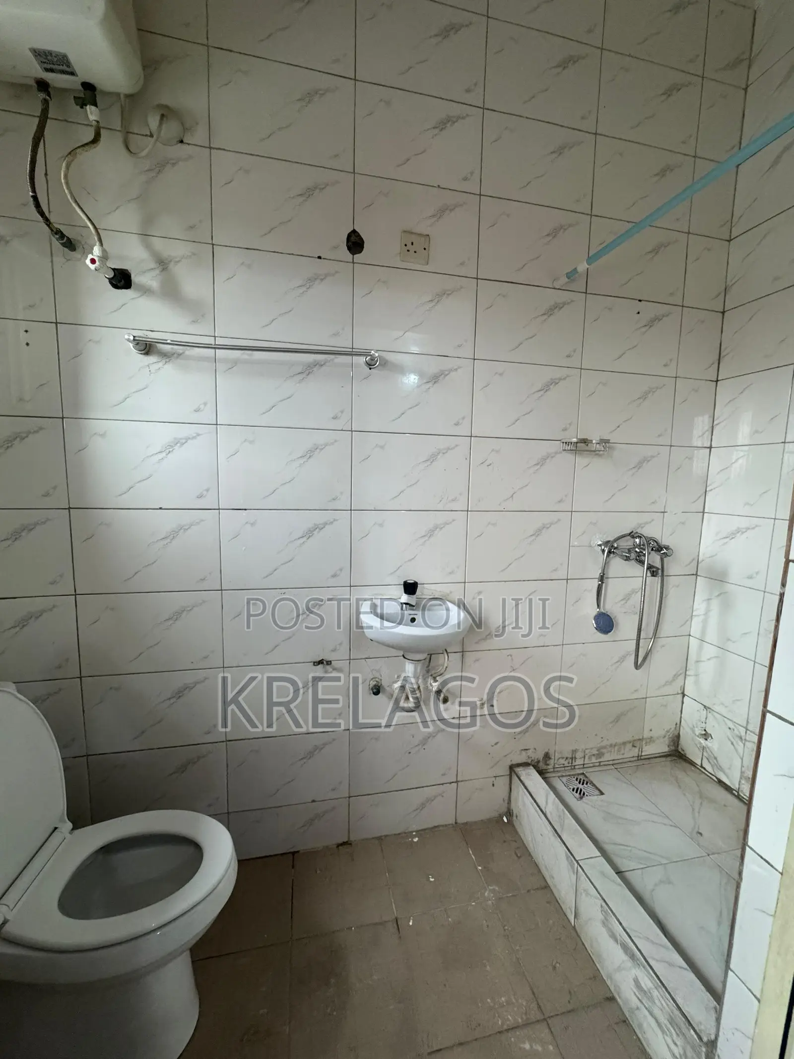 1bdrm Apartment in Osapa london for rent