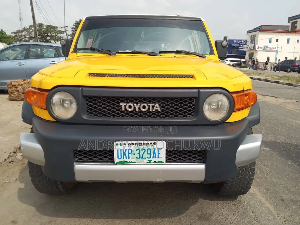 Toyota FJ Cruiser 2007 Yellow