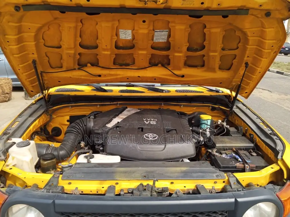 Toyota FJ Cruiser 2007 Yellow