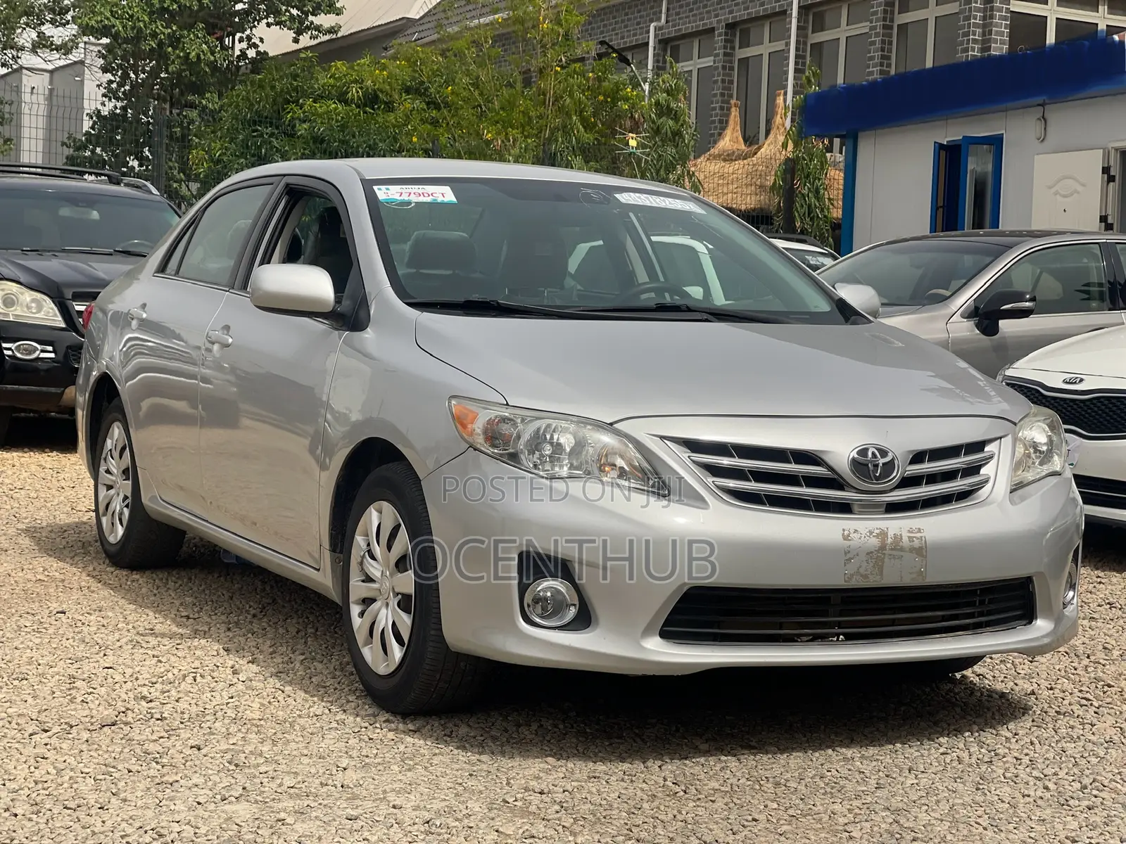 Toyota Corolla LE 4dr Sedan (1.8L 4cyl 4A) 2013 Silver
