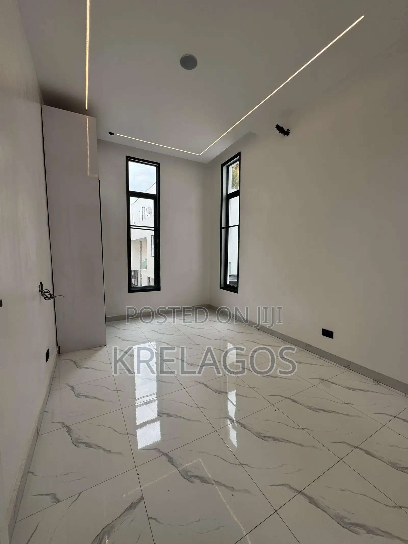 5bdrm Duplex in Osapa london for sale