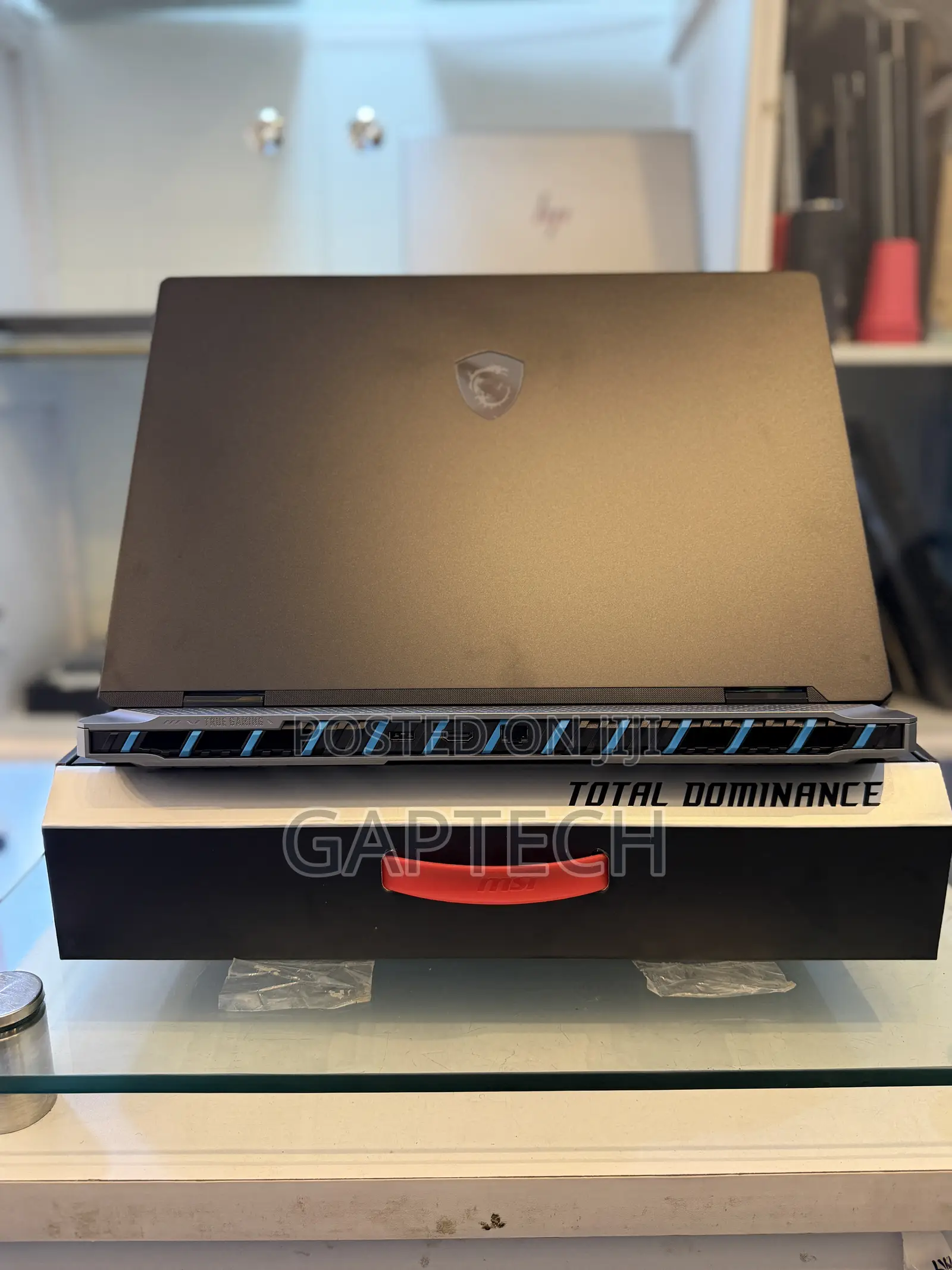 New Laptop MSI Titan 18 HX AI 64GB Intel Core Ultra 9 SSD 4T