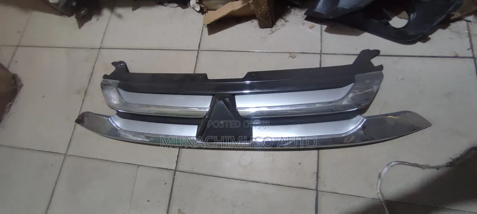 Front Grill Mitsubishi Outlander 2016/18 Model