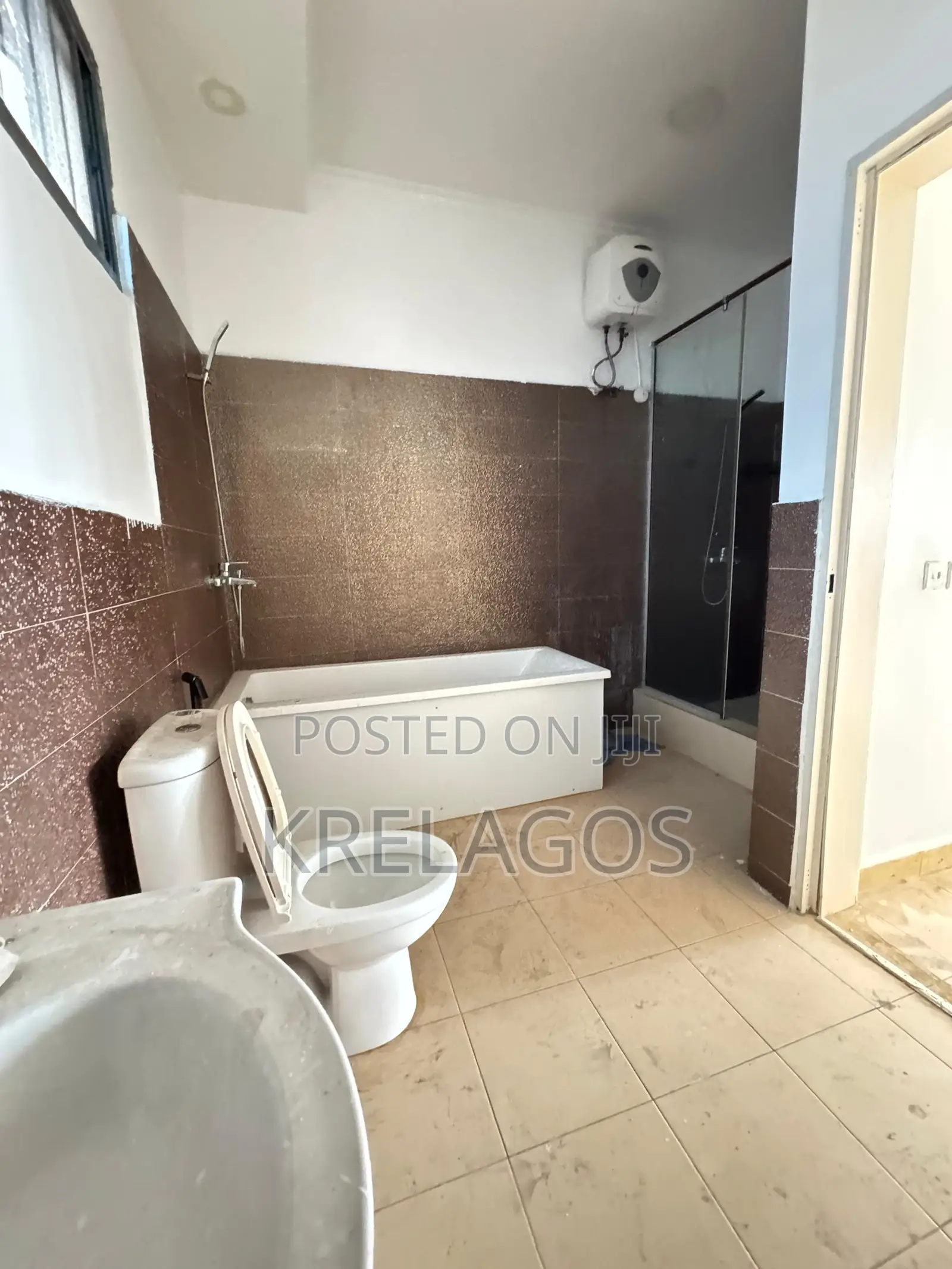 3bdrm Townhouse / Terrace in Ikate for rent