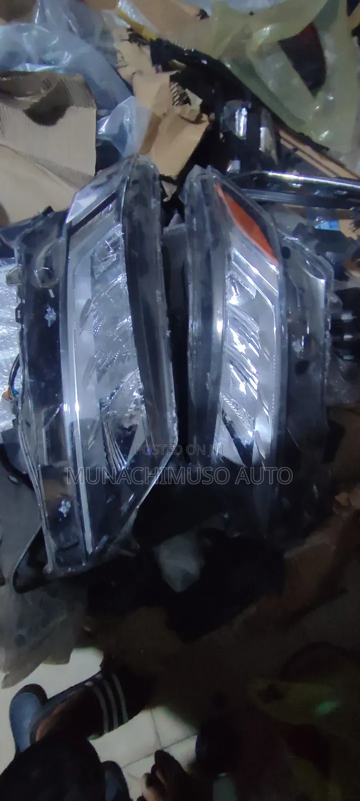 Set Head Lamp Mitsubishi a X.S Sport 2020