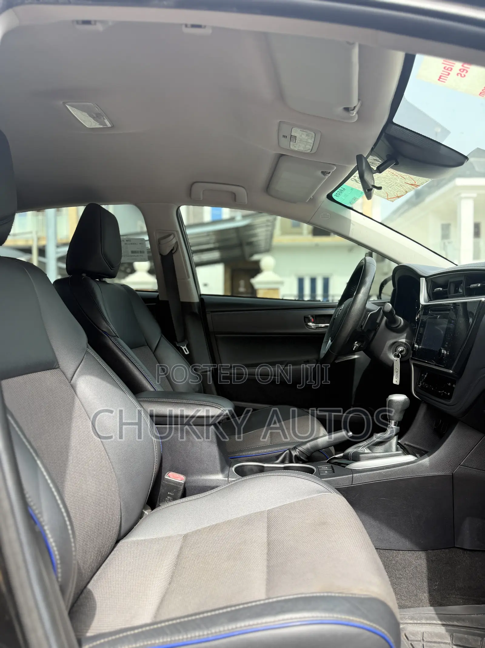 Toyota Corolla SE (1.8L 4cyl 6M) 2018 Black