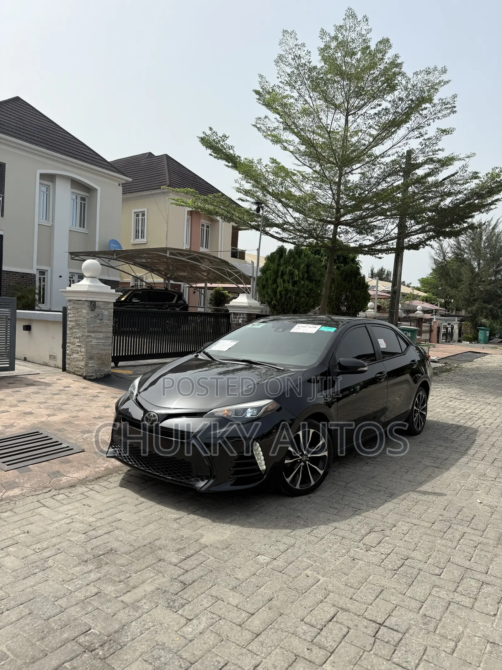 Toyota Corolla SE (1.8L 4cyl 6M) 2018 Black