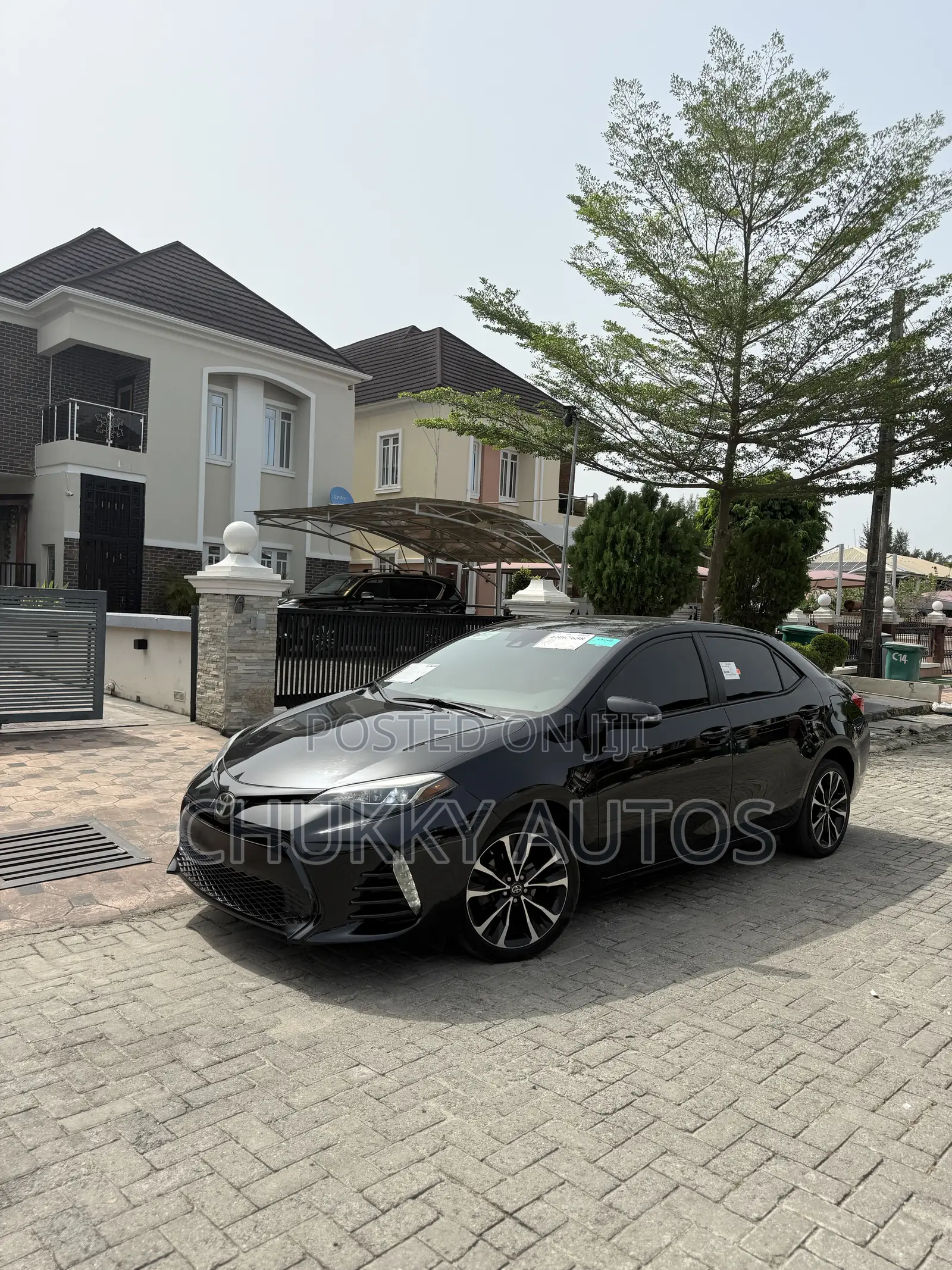 Toyota Corolla SE (1.8L 4cyl 6M) 2018 Black
